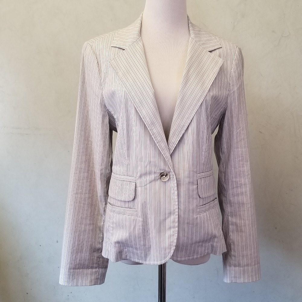 NWOT CAbi striped think blazer